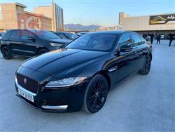 جاكوار XF